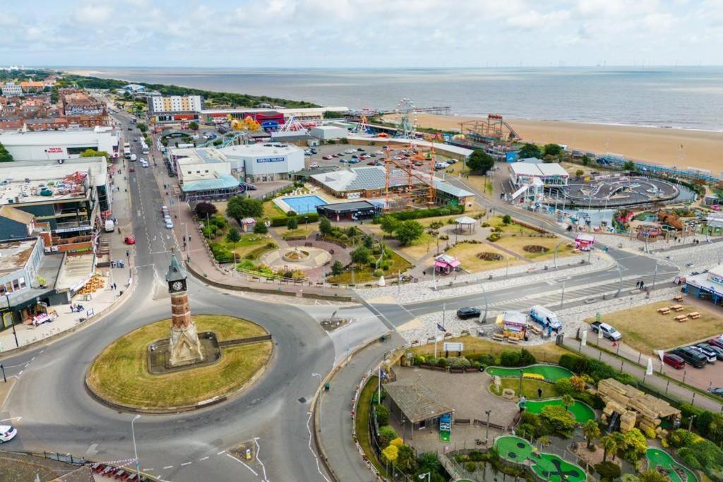 Beach Court Holiday Apartments Skegness Exterior photo